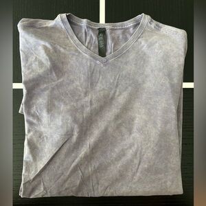 Lululemon Men’s v-neck